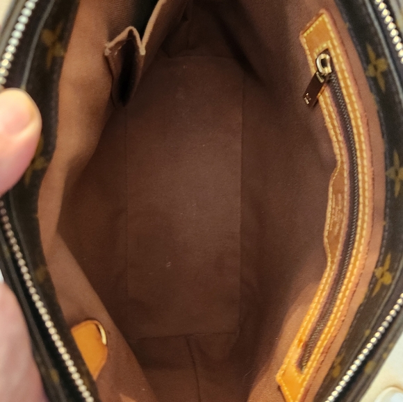 Authentic Louis Vuitton 💋 - Picture 6 of 8